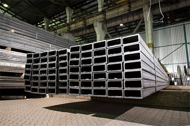 沁县<font style='color:red'>无缝方矩管</font>尺寸一览表